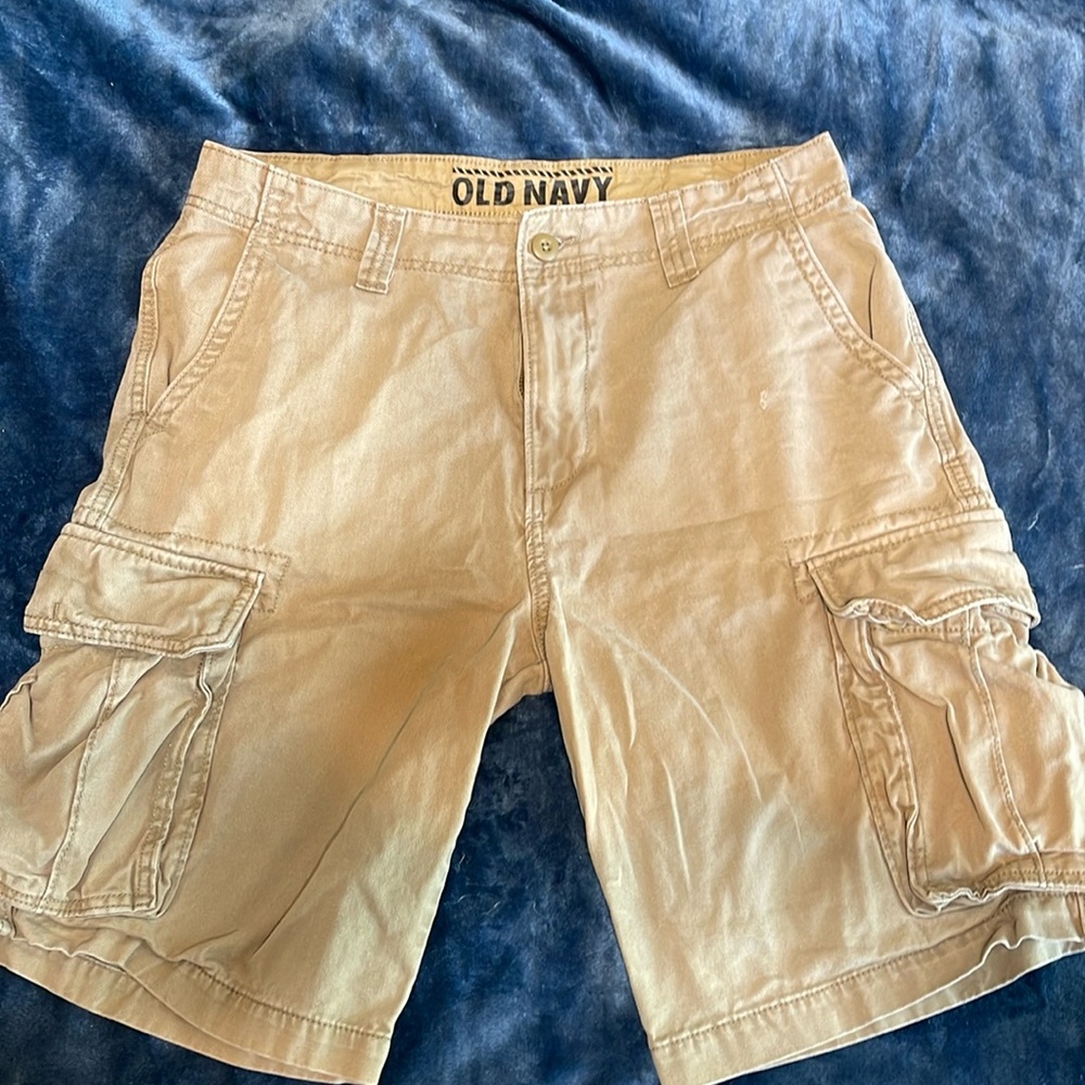 Old navy khaki cargo shorts